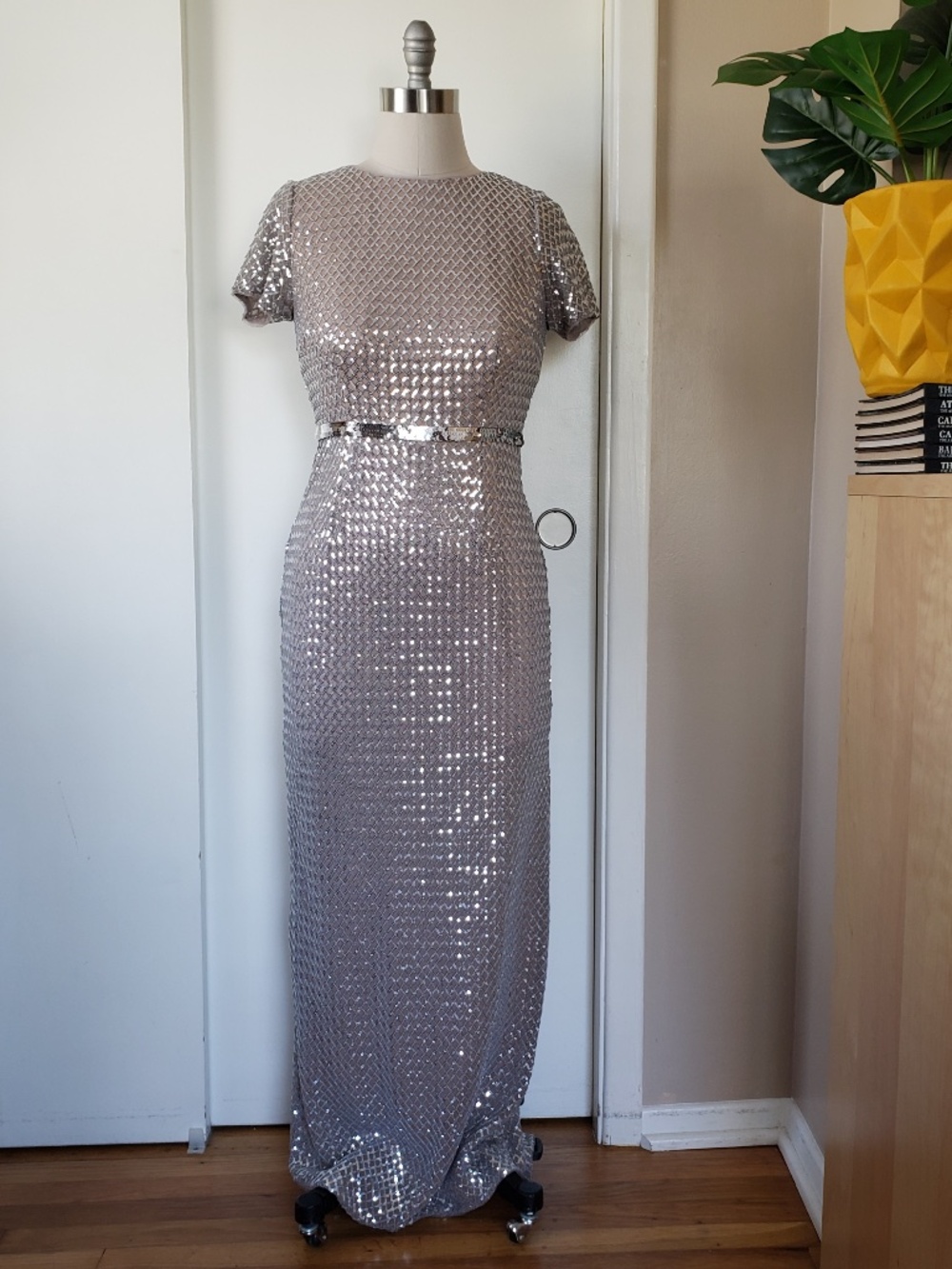 Elegant Sequin Column Dress Size 6 NEW